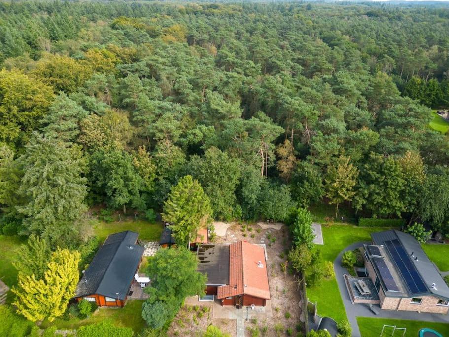 Spacious Wooden Cottage With Infra-Red Sauna At Veluwe بوتِنْ المظهر الخارجي الصورة