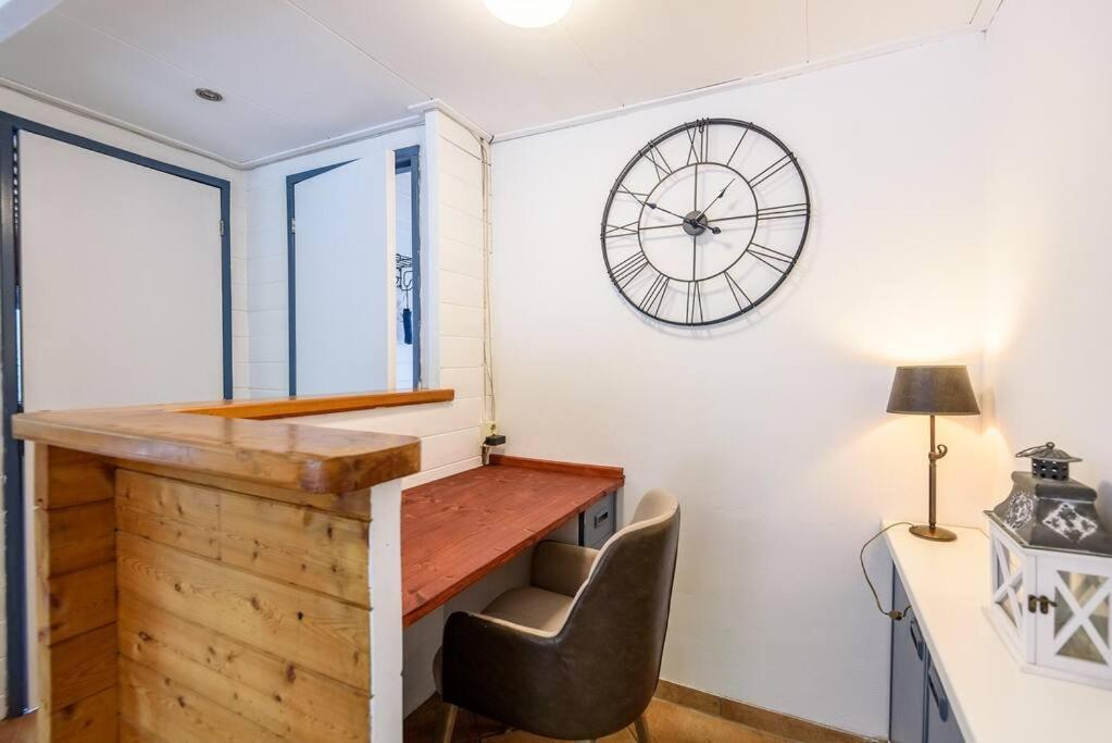 Spacious Wooden Cottage With Infra-Red Sauna At Veluwe بوتِنْ المظهر الخارجي الصورة