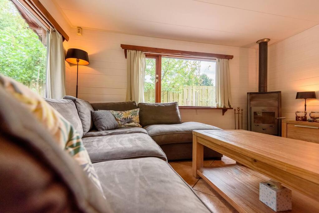 Spacious Wooden Cottage With Infra-Red Sauna At Veluwe بوتِنْ المظهر الخارجي الصورة