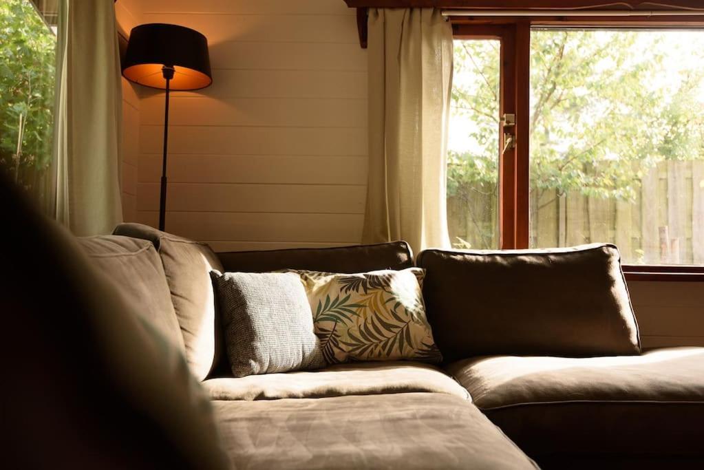 Spacious Wooden Cottage With Infra-Red Sauna At Veluwe بوتِنْ المظهر الخارجي الصورة