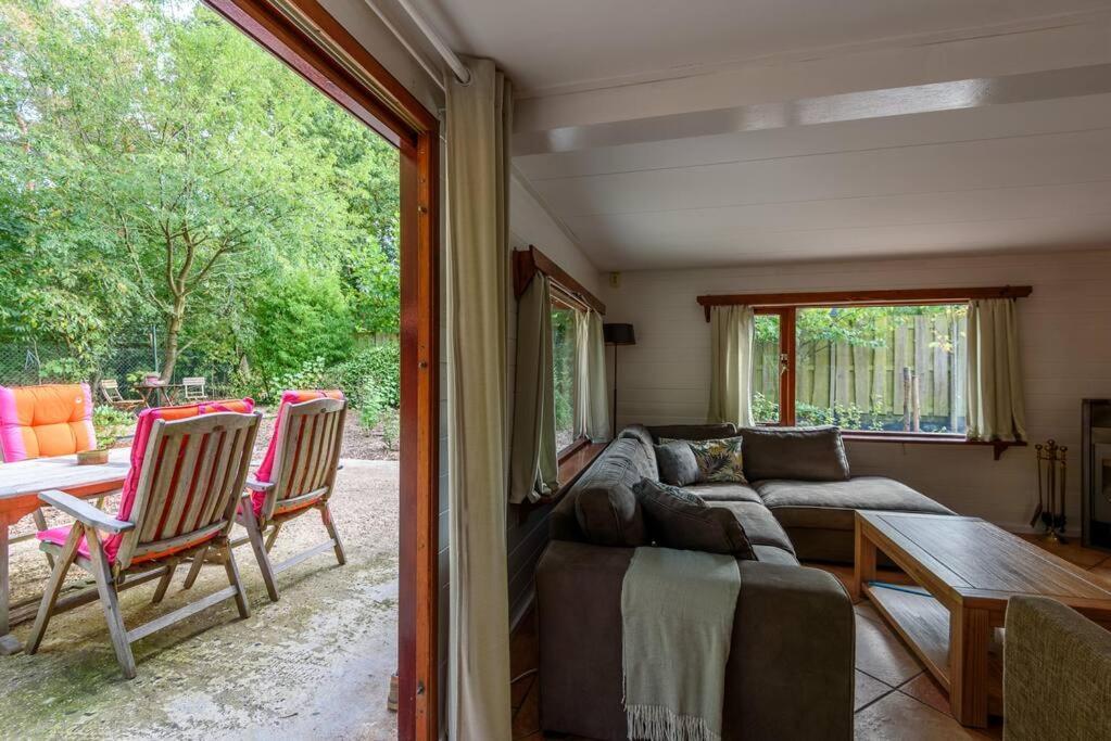 Spacious Wooden Cottage With Infra-Red Sauna At Veluwe بوتِنْ المظهر الخارجي الصورة